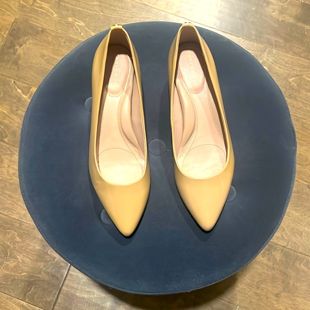 Taryn Rose kitten heels